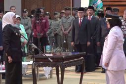 Sesi pertama, Gubernur Jatim lantik enam Pj Bupati di Grahadi