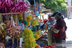 Bunga telur untuk tradisi Maulid Nabi Muhammad