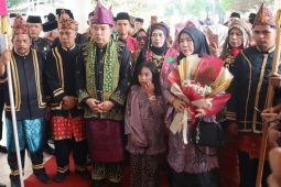 Pj Bupati Merangin masuk rumah dinas diwarnai acara adat
