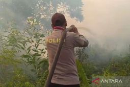 Polisi bantu penanggulangan Karhutla di Rasau Jaya
