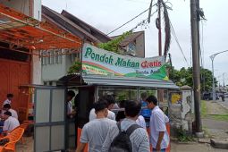 "Pondok Makan Gratis" di Banda Aceh bantu masyarakat yang membutuhkan