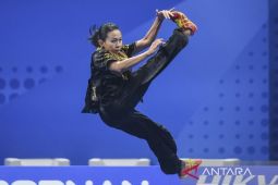 Pewushu putri Tasya Ayu beraksi pada final nanquan Asian Games 2022