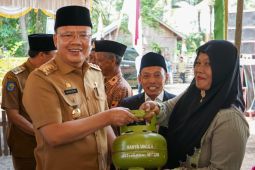 Bengkulu salurkan bantuan 100 tabung elpiji bersubsidi bagi warga