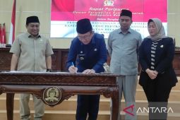 Pemkab Bekasi sahkan Raperda APBD Perubahan 2023 usai disetujui DPRD