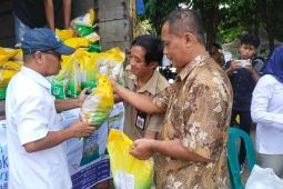 Bulog dan Pemkab Probolinggo gelar operasi pasar beras murah