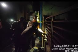 Puluhan korban kebakaran mengungsi  ke Masjid Kapahaha Ambon