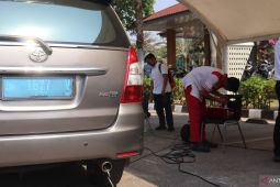 DLHK Tangerang lakukan uji emisi kendaraan ASN