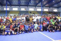 Disparbudpora Mimika gelar turnamen bulu tangkis guna jaring atlet
