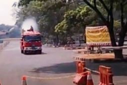 Sudin Gulkarmat Jaktim semprot area Monumen Pancasila Sakti atasi pulusi udara