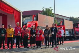 Mobil bioskop keliling PDIP diluncurkan