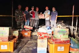 BPBD Tabalong serahkan bantuan korban kebakaran di Muara Uya