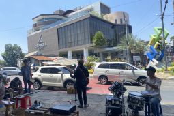 Musisi jalanan menghiasi kota Bandung