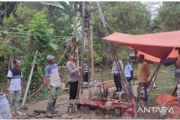 Polresta Ambon gali sumur air  bersih bagi masyarakat Dusun Bingkas