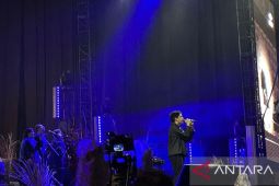 Konser Hindia "Malaikat Berputar Di Langit Jakarta"