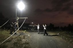 Bibir Pantai Karanganyar Jember kini tak lagi gulita