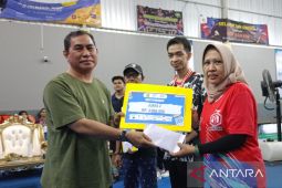 Hasil kejuaraan bulutangkis Antardesk diharapkan perkuat PWI Kalsel di Porwanas