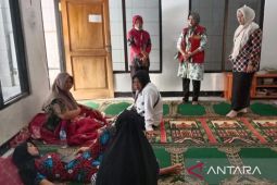 Usai menyantap nasi kotak kegiatan Maulid Nabi, 79 orang keracunan