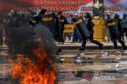 Simulasi pengamanan pemilu di Bandung