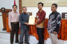 KPU Banyuwangi menerima dokumen DCT dari 16 partai politik
