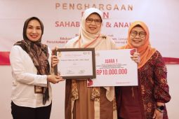 IBI Jabar bersama YAICI beri penghargaan lima bidan inovatif dalam edukasi gizi pada masyarakat