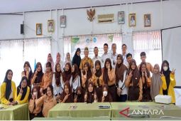 Tim PBSI FKIP ULM latih siswa penulisan cerita bertema lahan basah