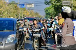 Polresta Banjarmasin bagikan 10 ribu masker cegah ISPA