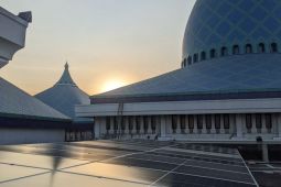 Ikhtiar Masjid Al Akbar Surabaya jadi Masjid Gen-ZI dan "Hijau"