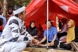 Dedi Mulyadi kagetkan pejabat Purwakarta saat beri bantuan korban kebakaran
