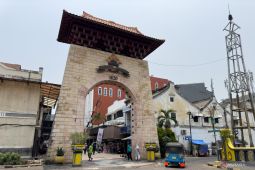 Merangkum sejarah Pasar Baru sejauh 4 kilometer dalam 3 jam