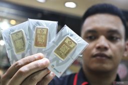 Harga emas Antam Rabu pagi turun Rp8.000 per gram