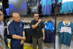 MenKopUKM Teten dukung Persib Bandung beri ruang bagi UMKM