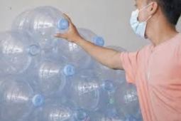Pakar: Galon air minum kemasan PET belum tentu aman