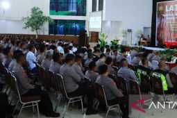 Hadapi Pemilu 2024, Polresta Ambon gelar latihan Pra-Operasi Mantap Brata Salawaku
