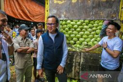 Pedagang minta Pasar TU Kemang ditata kembali