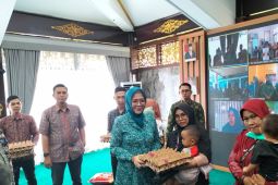 Pemkab Batanghari berikan sembako ke keluarga terindikasi stunting