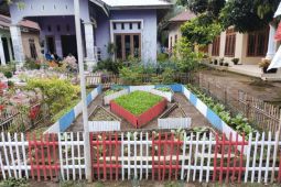 Ketika AQUA berhasil mengajak ibu-ibu di Langkat "menyulap" pekarangan jadi pundi-pundi uang