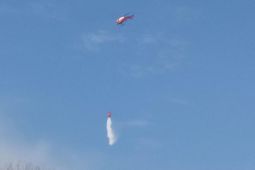 Helikopter BNPB bantu padamkan kebakaran di TPA Suwung