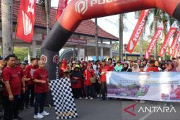 Jalan Sehat Bersamaan Dengan Gerakan Pungut Sampah, Wako Molen : Semoga Pangkalpinang Bersih Total
