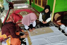 Thanks to Balangan Coal's assistance, Hukai Village sasirangan increasingly popular