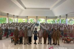 Anggota DPD pacu semangat pelajar SMAN Bali Mandara tetap berprestasi