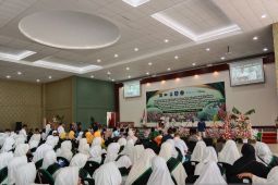 Wujud Nyata Toleransi, Enam Agama Wisuda Bareng Pada Haflah Khotmil Qur'an dan Apresiasi Majelis Ilmu, Molen : Emak-Emak Juga Bisa di Wisuda