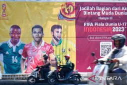 Pemkot Surabaya mulai pasang umbul-umbul Piala Dunia U-17