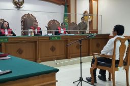 Majelis hakim tunda sidang dakwaan kasus dugaan korupsi Rektor Universitas Udayana