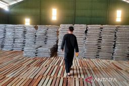KPU Cirebon terima 19.540 kotak suara untuk logistik Pemilu 2024