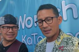 Bima Arya hibur Sandiaga Uno tak jadi cawapres Ganjar ketemu pelaku UMKM 'emak-emak'