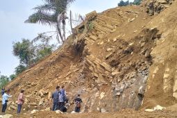Sumbar libatkan ahli geologi untuk pastikan temuan tumpukan bebatuan yang diduga kuat kekar kolom