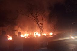 Tujuh lapak pedagang di Cikande Serang hangus terbakar