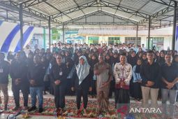 KPU Papua Barat bersama ratusan santri nobar film Kejarlah Janji di Hari Santri
