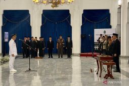 Bey Machmudin lantik Penjabat Walkot Cimahi pesan soal pemilu hingga sampah