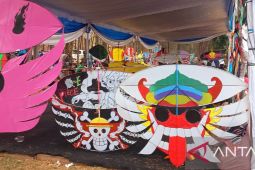 60 peserta meriahkan kontes layang-layang Suzuki Jagorawi Motor